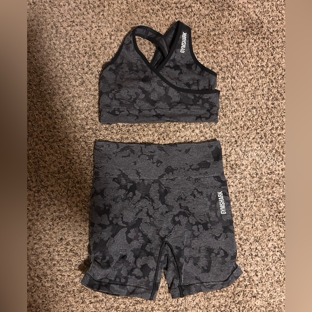 Gymshark camo workout set size med